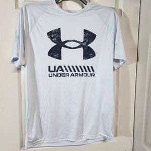 30% off bundles Large Under Armour shirt